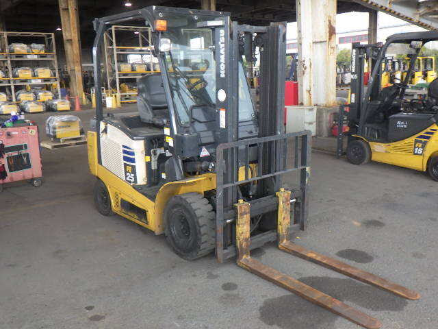 Xe nâng điện Komatsu 2.5 tấn FE25-300120, năm 2014