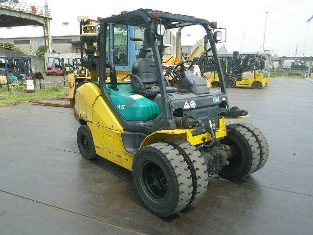Xe nâng dầu KOMATSU 4.5 tấn FD45T-10 Seri 134647, sản xuất năm 2010