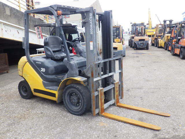 Xe nâng xăng Komatsu 2.0 tấn FG20T-17, sản xuất năm 2013