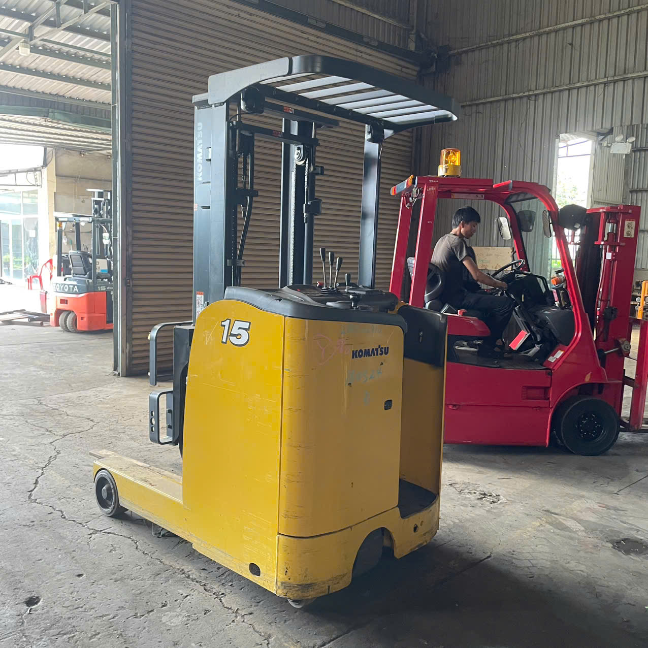 Xe nâng điện Komatsu 1.5 tấn FB15RLF-15 (160524), sản xuất năm 2021