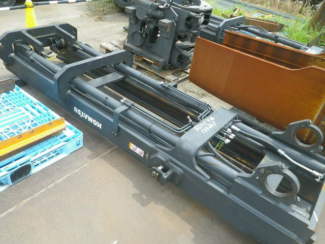 Xe nâng dầu KOMATSU 4.5 tấn FD45T-10 Seri 134647, sản xuất năm 2010