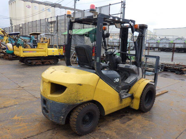 Xe nâng dầu Komatsu 3.0 tấn FD30T-16 (748631), sản xuất năm 2009