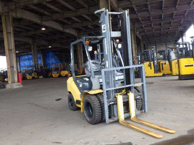 Xe nâng dầu KOMATSU 3.0 tấn FD30C-17 Seri 331160, Sx năm 2014 (1)