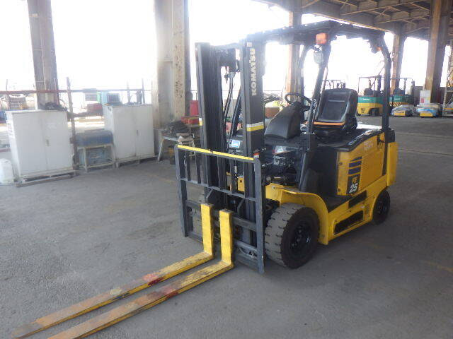 Xe nâng điện KOMATSU 2.5 tấn FE25-1 Seri 309377, Sx năm 2020