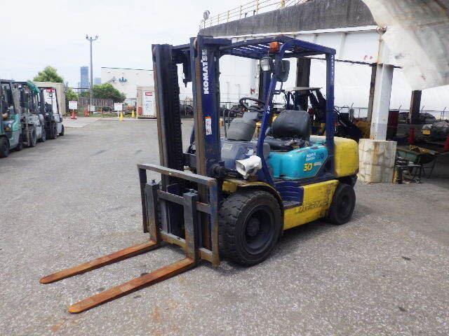 Xe nâng dầu Komatsu 3.0 tấn FD30T-12 (532022), sản xuất năm 2002