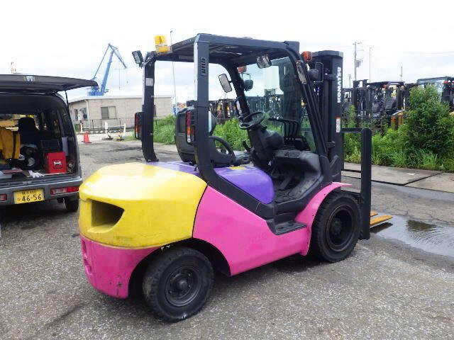 Xe nâng dầu Komatsu 3.0 tấn FD30T-16 (748960), sản xuất năm 2009
