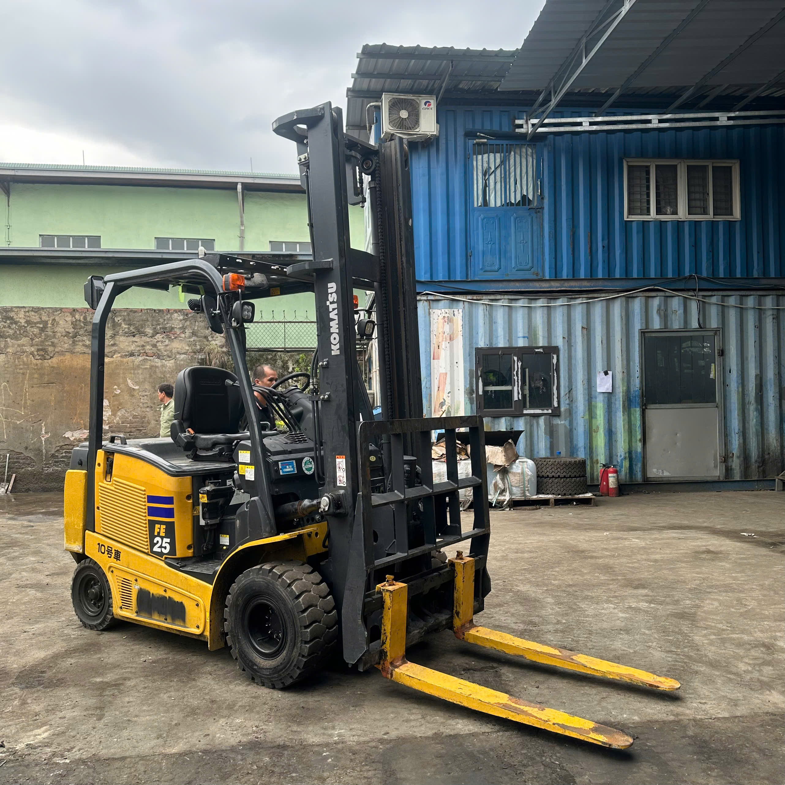 Xe nâng Điện Komatsu 2.5 tấn FE25-1 310329, năm 2021