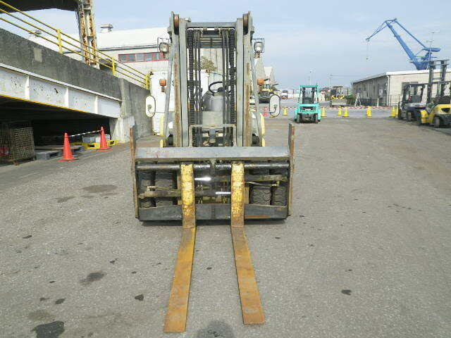 Xe nâng dầu Komatsu 6 tấn FD60HD-8