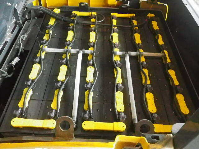 Xe nâng điện Komatsu 2.0 tấn FB20-12 Seri 103282, sản xuất năm 2020