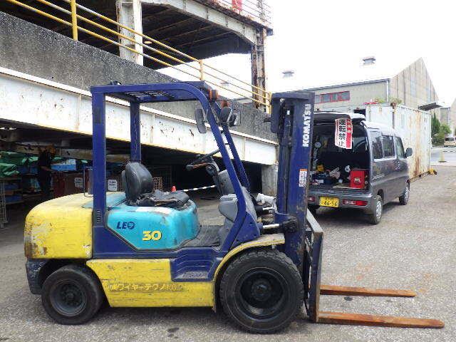 Xe nâng dầu Komatsu 3.0 tấn FD30T-12 (532022), sản xuất năm 2002
