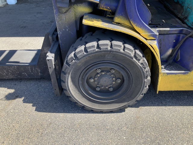 Xe nâng dầu Komatsu 4 tấn FD40T (102499), sản xuất năm 2000