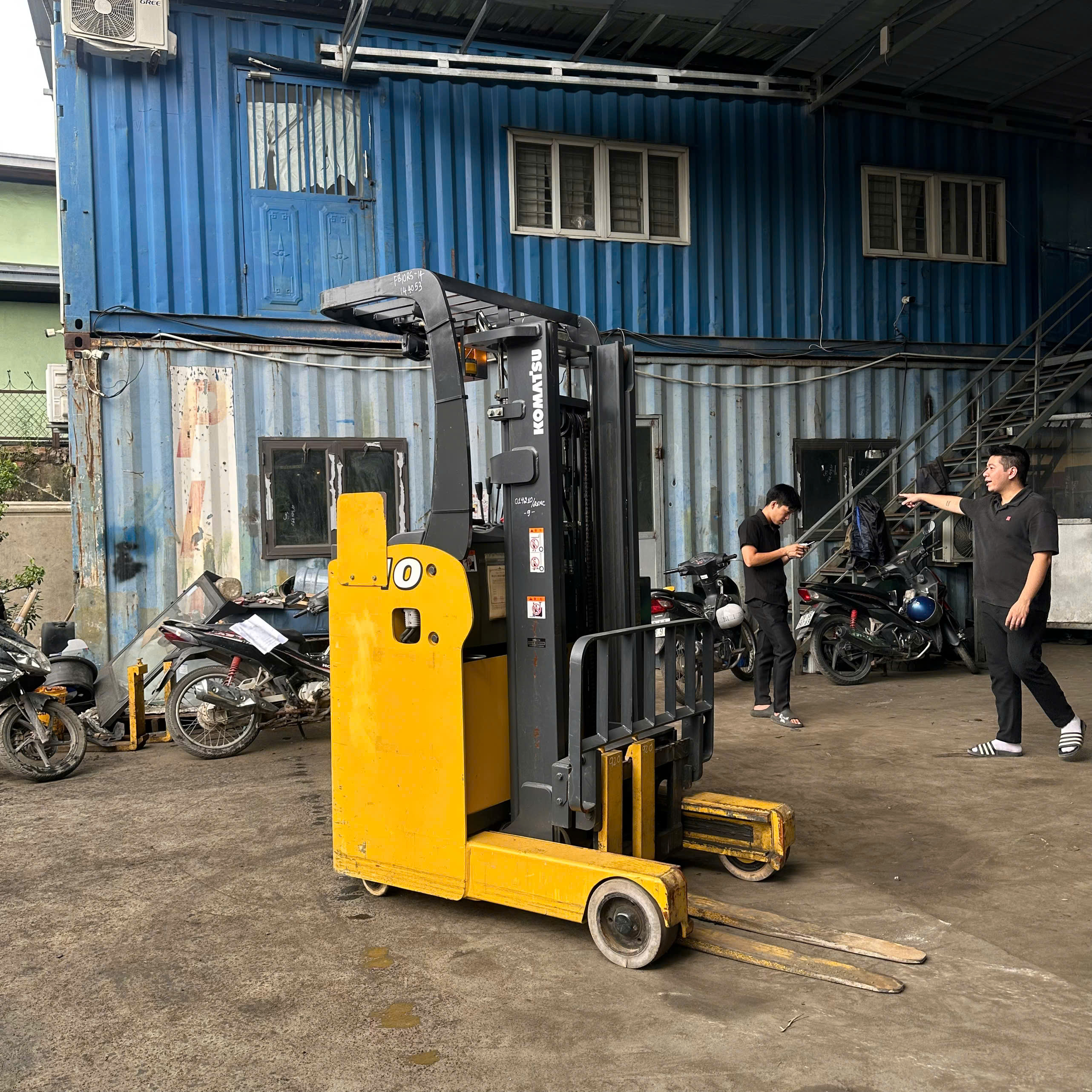 Xe nâng điện Komatsu 1 tấn FB10RS-14 (144053), sản xuất năm 2010