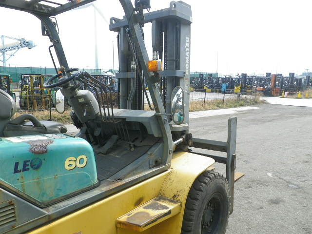 Xe nâng dầu Komatsu 6 tấn FD60HD-8