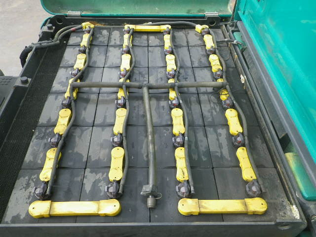 Xe nâng điện Komatsu 2.5 tấn FB25EX-11 Seri 818781, sản xuất năm 2010
