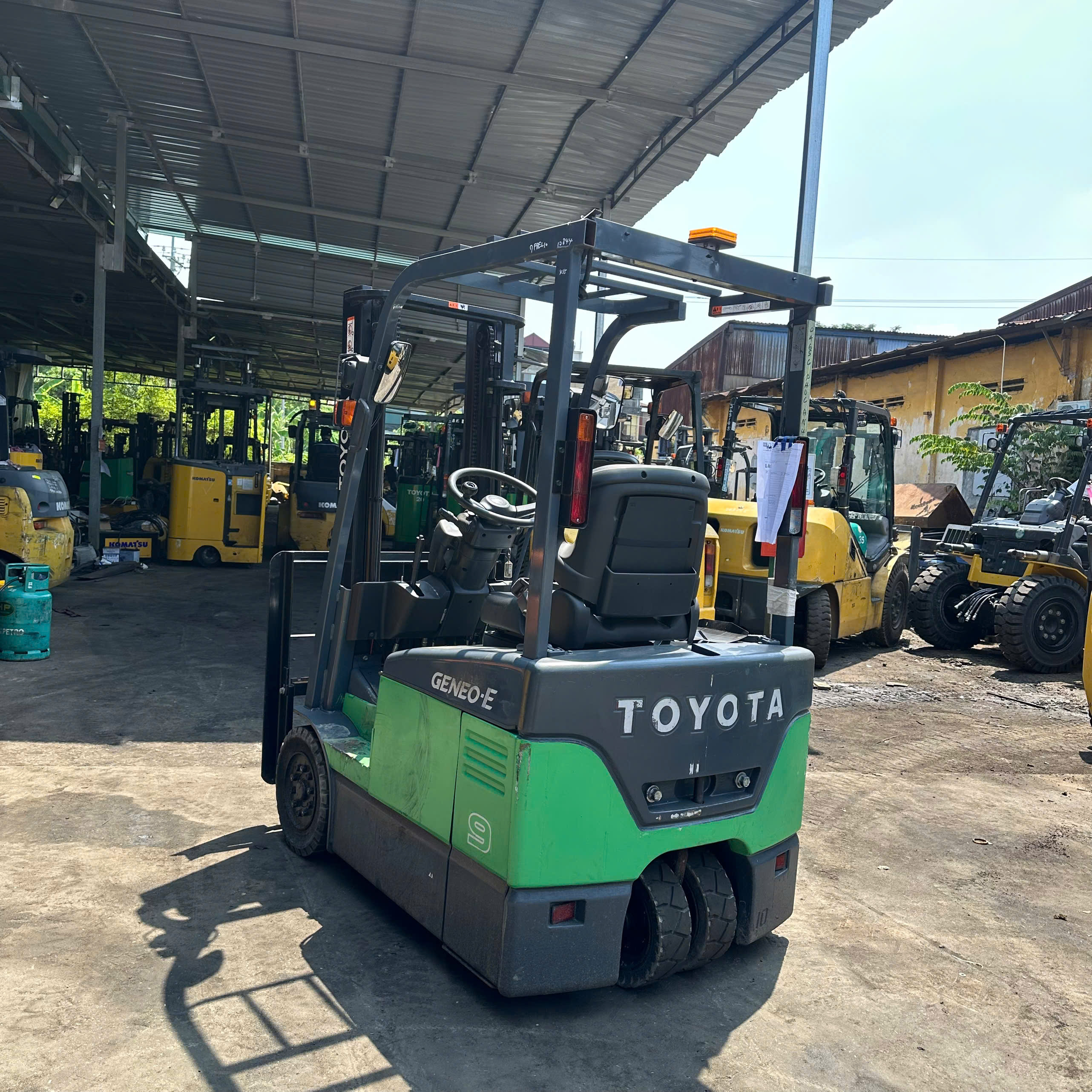 Xe nâng điện Toyota 1 tấn 7FBEL10 (7FBE13-10844), sản xuất năm 2011