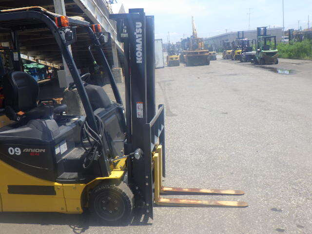 Xe nâng điện Komatsu 0.9 tấn FB09H-12 (856217), sản xuất năm 2020
