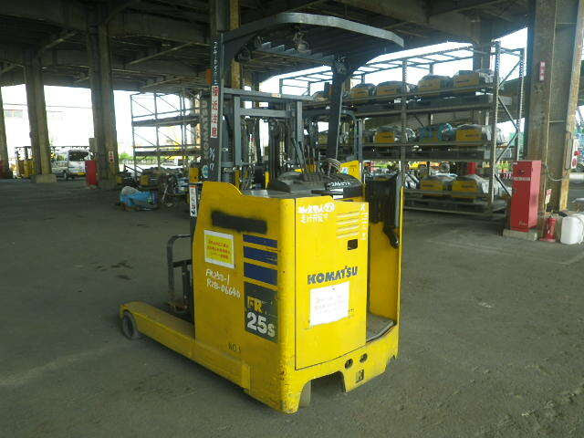 Xe nâng điện Komatsu 2.5 tấn FR25S-1 Seri R2B-06640, sản xuất năm 2020