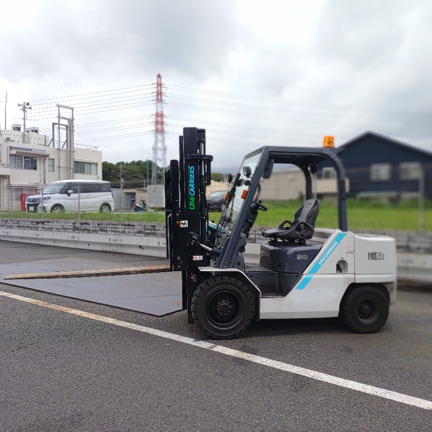 Xe nâng dầu Unicarriers 3.0 tấn, FHD30T5 Seri F188-01484, Sx năm 2017