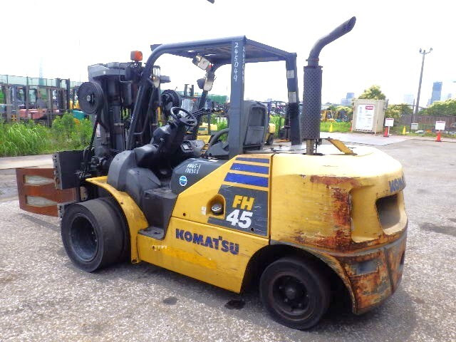 Xe nâng Gas Komatsu 4.5 tấn FH45-1 (138301), sản xuất năm 2013