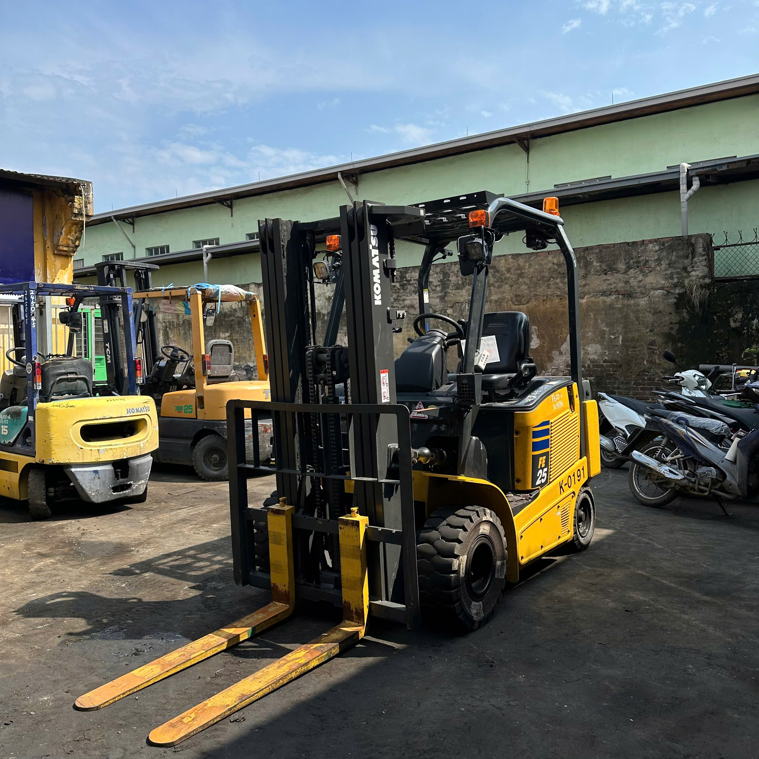 Xe nâng điện Koamatsu 2.5 tấn  FE25-1 (309186), sản xuất năm 2020