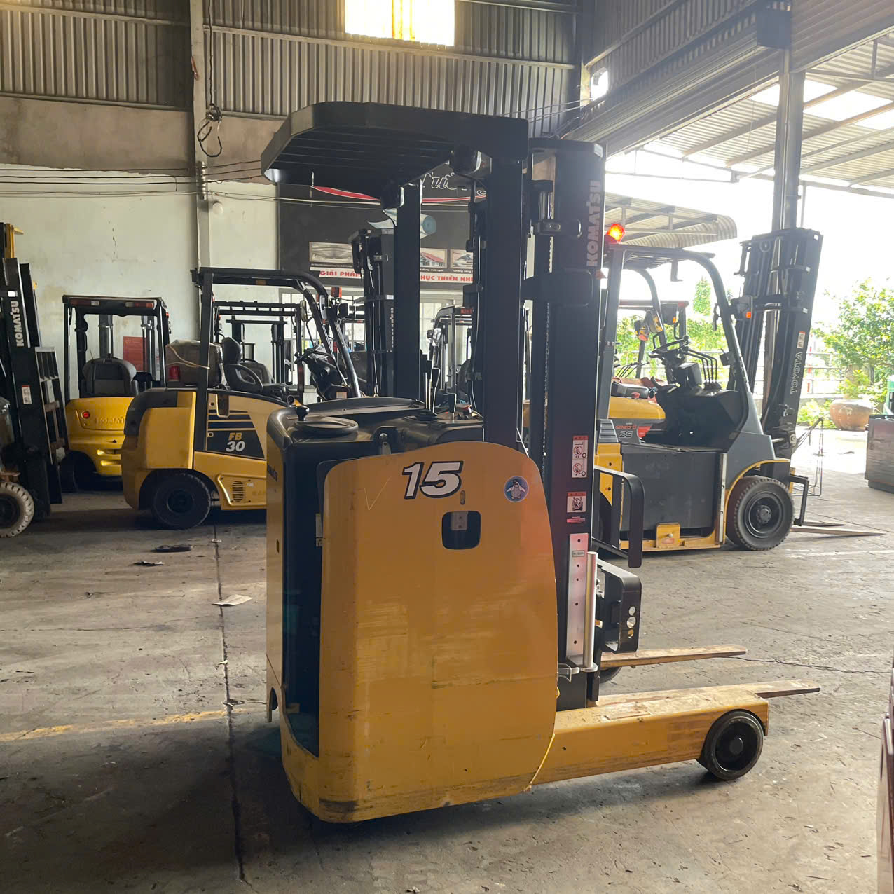Xe nâng điện Komatsu 1.5 tấn FB15RLF-15 (160524), sản xuất năm 2021