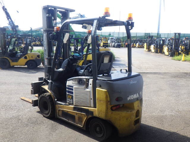 Xe nâng điện Komatsu 2.5 tấn FE25-1 (300304), sản xuất năm 2014
