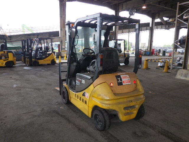 Xe nâng Komatsu 2.0 tấn FB20A-12 sản xuất năm 2013
