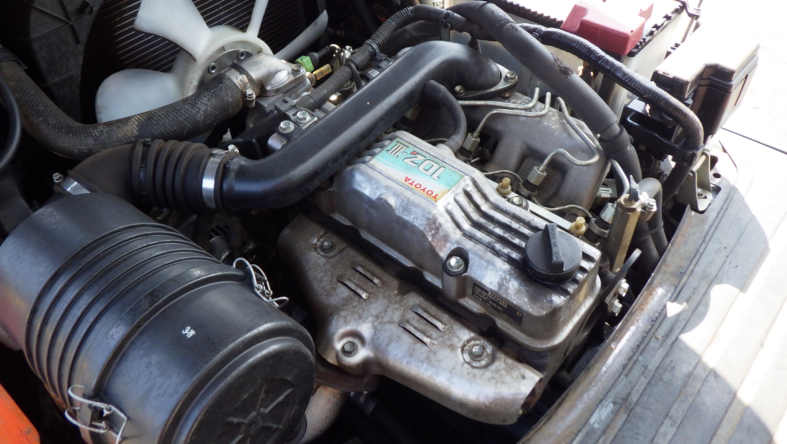 Xe nâng dầu TOYOTA 3 tấn 02-8FD30 (30284), sản xuất năm 2013