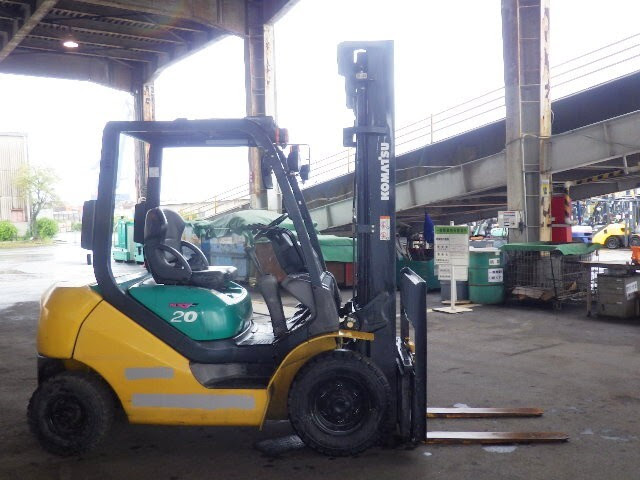 Xe nâng xăng Komatsu 2 tấn FG20C-16 (712066), sản xuất năm 2006