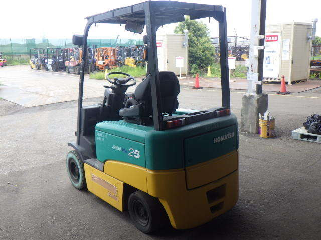 Xe nâng điện Komatsu 2.5 tấn FE25EX-11 (817621), sản xuất năm 2008