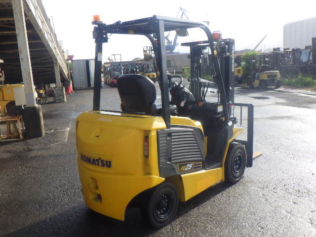 Xe nâng điện KOMATSU 2.5 tấn FE25-2 Seri 323495, Sx năm 2023