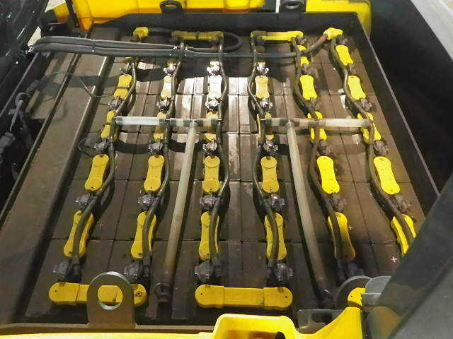 Xe nâng điện Komatsu 2.0 tấn, FB20-101554, năm 2016