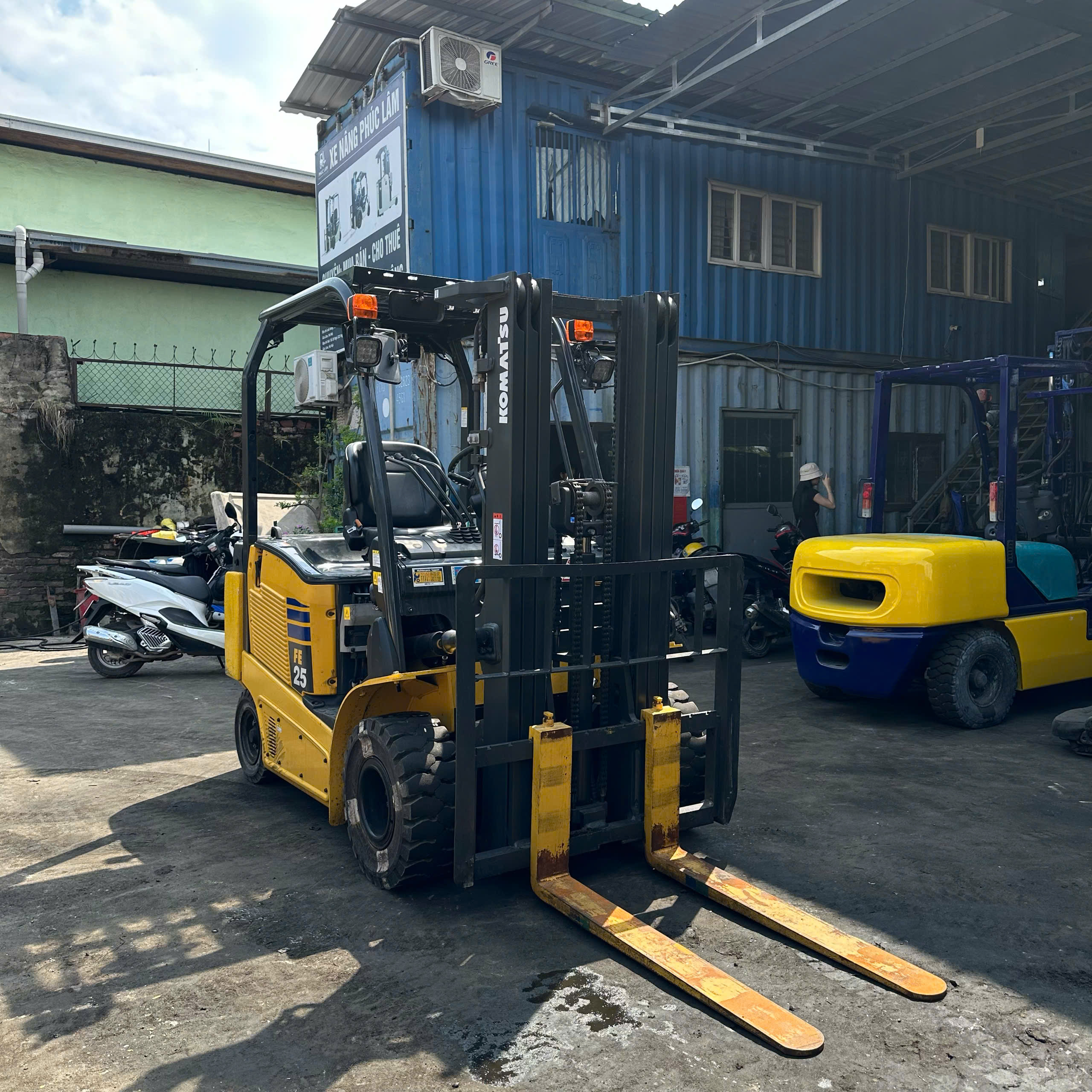 Xe nâng điện Koamatsu 2.5 tấn  FE25-1 (309186), sản xuất năm 2020