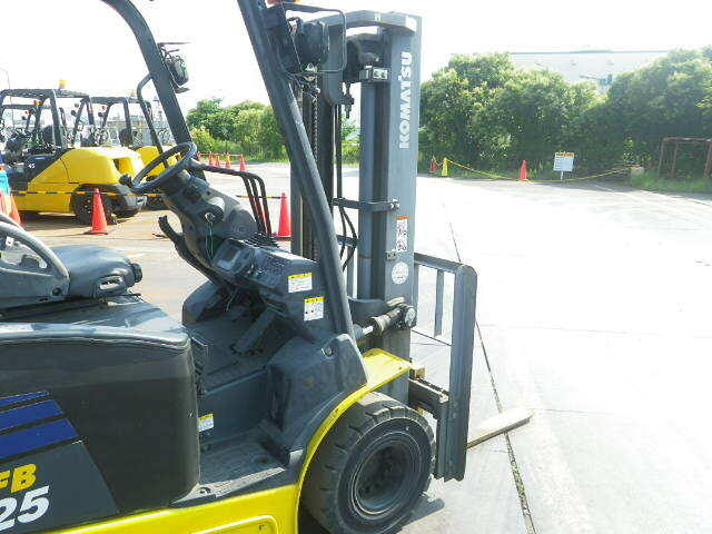 Xe nâng điện Komatsu 2.5 tấn FB25-12 (100067), sản xuất năm 2013