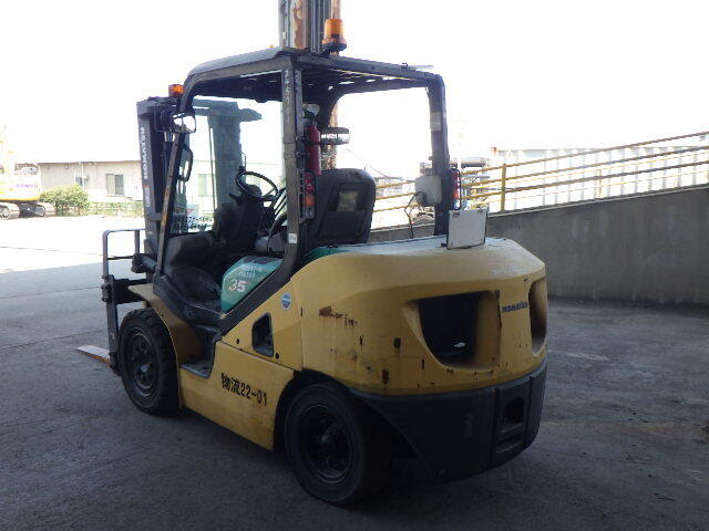 Xe nâng dầu Komatsu 3.5 tấn FD35NT-10 (134549), sản xuất năm 2010