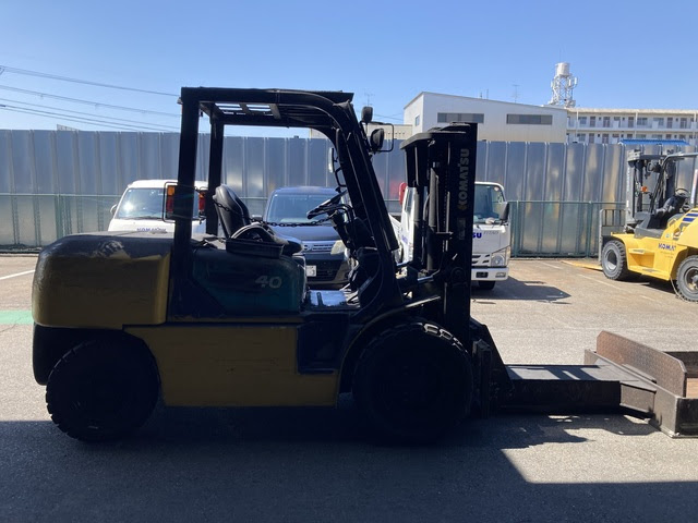 Xe nâng dầu Komatsu 4 tấn FD40T (102499), sản xuất năm 2000