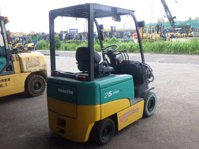 Xe nâng điện Komatsu 2.5 tấn FE25EX-11 (817621), sản xuất năm 2008