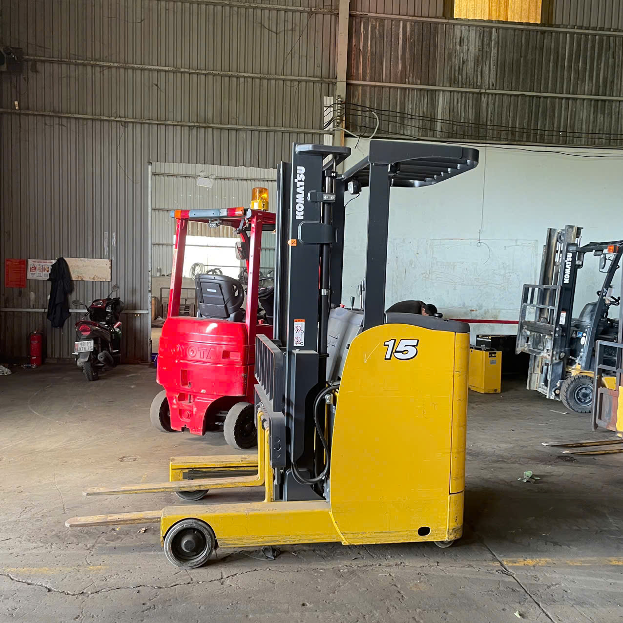 Xe nâng điện Komatsu 1.5 tấn FB15RLF-15 (160524), sản xuất năm 2021