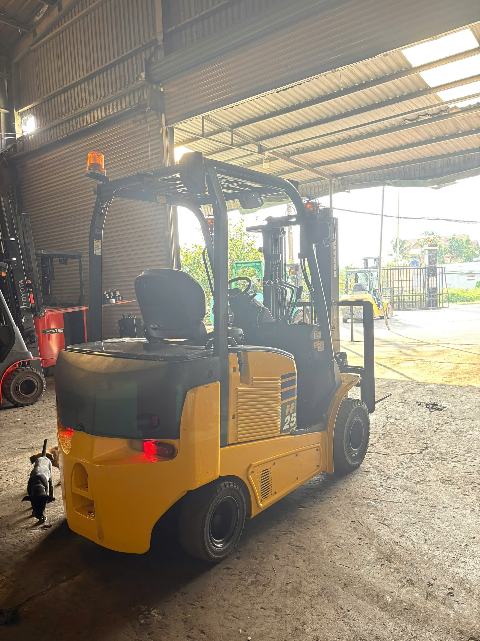 Xe nâng điện Komatsu 2.5 tấn FE25-1 (310542), sản xuất năm 2021