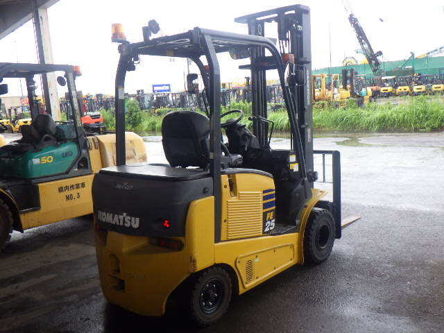 Xe nâng điện Komatsu 2.5 tấn FE25-1 (300501), sản xuất năm 2015