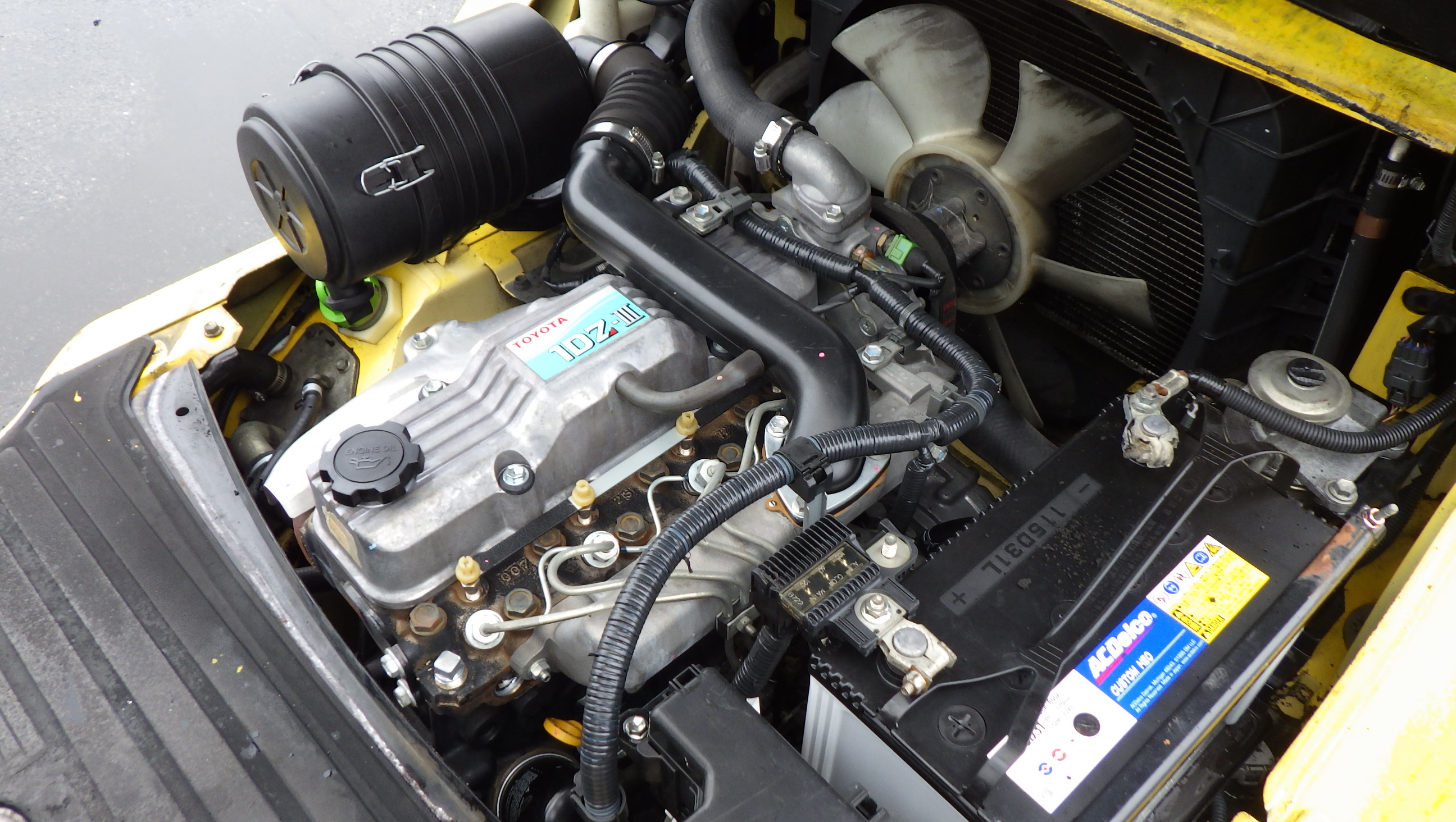 Xe nâng dầu TOYOTA 2 tấn 02-8FD20 (30950), sản xuất năm 2010