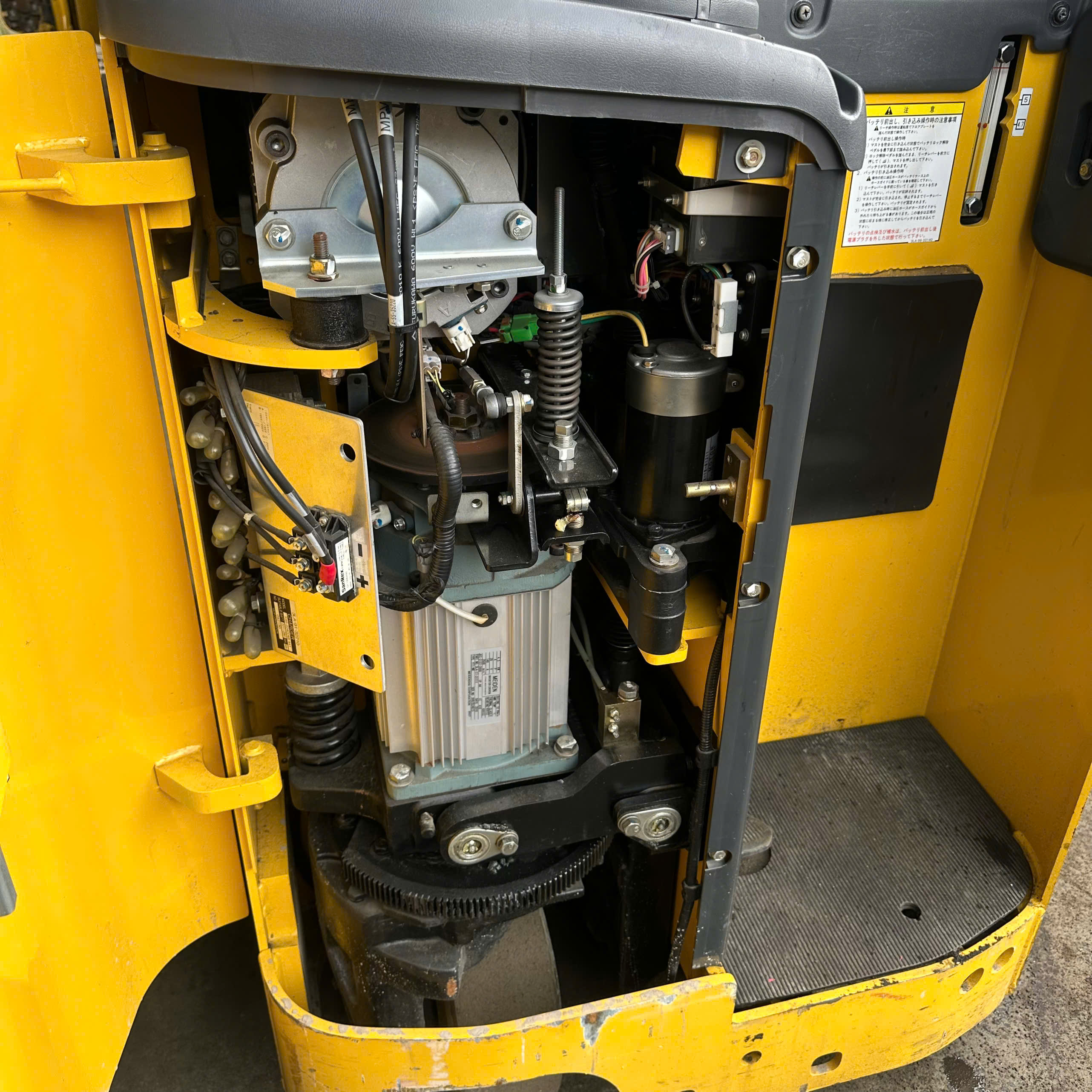 Xe nâng điện Komatsu 1 tấn FB10RS-14 (144053), sản xuất năm 2010