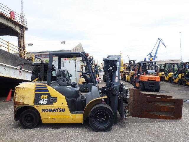 Xe nâng Gas Komatsu 4.5 tấn FH45-1 (138301), sản xuất năm 2013