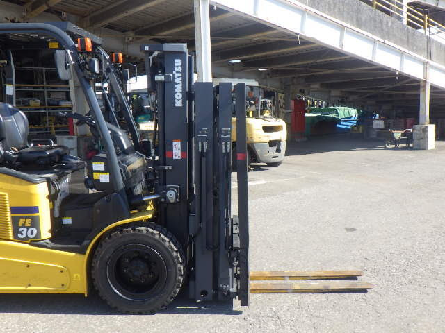 Xe nâng điện Komatsu 3.0 tấn FE30-1 (301206) sản xuất năm 2015
