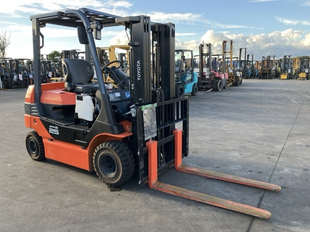 Xe nâng điện Toyota 2.5 tấn 8FB25