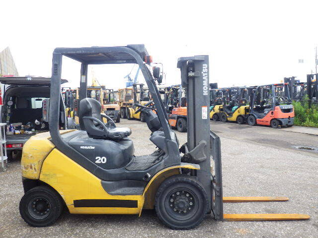 Xe nâng xăng Komatsu 2.0 tấn FG20T-17, sản xuất năm 2013