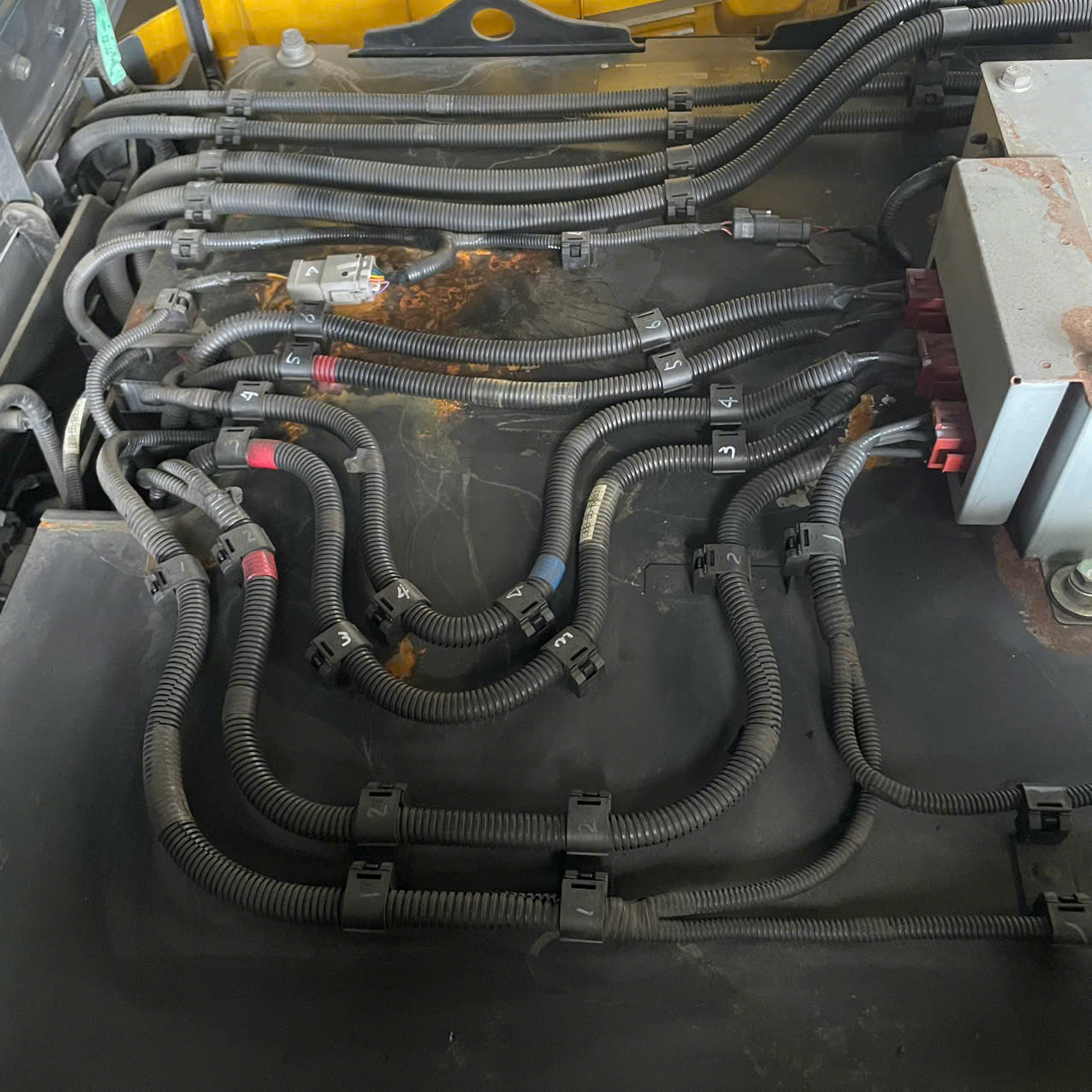 Xe nâng điện Komatsu 2.5 tấn FE25