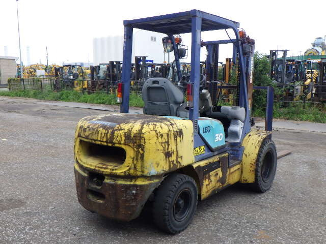 Xe nâng xăng Komatsu 3.0 tấn FG30T-12 Seri 517822