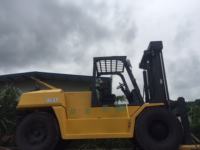 Xe nâng dầu Komatsu 10 - 16 tấn.