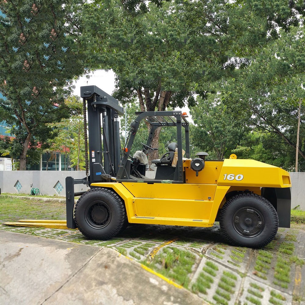 Xe nâng dầu Komatsu 10 - 16 tấn.